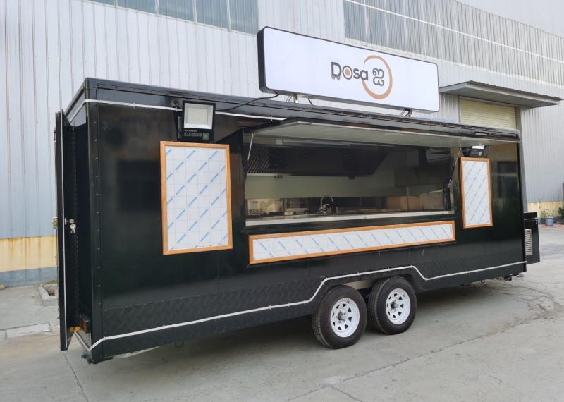 the front of the mobile kitchen trailers